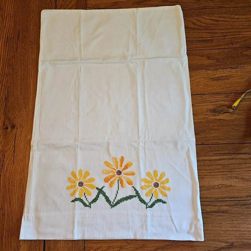 VTG Sunflower Embroidered Pillowcase Set Cotton Pair Cottagecore Floral
